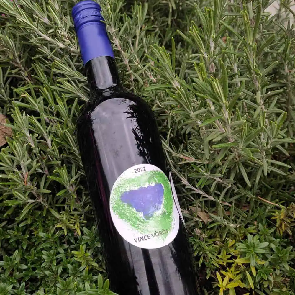 vincevörös_diofasikovacspince (1) Vince vörös - Diófási BioBirtok